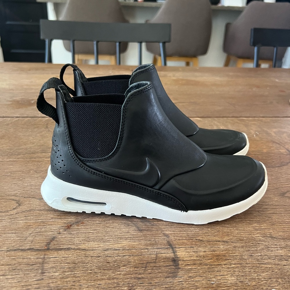 Nike Thea Mids